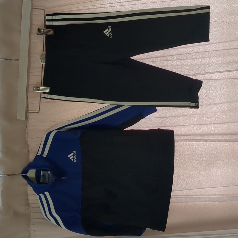 Adidas track suit 2t